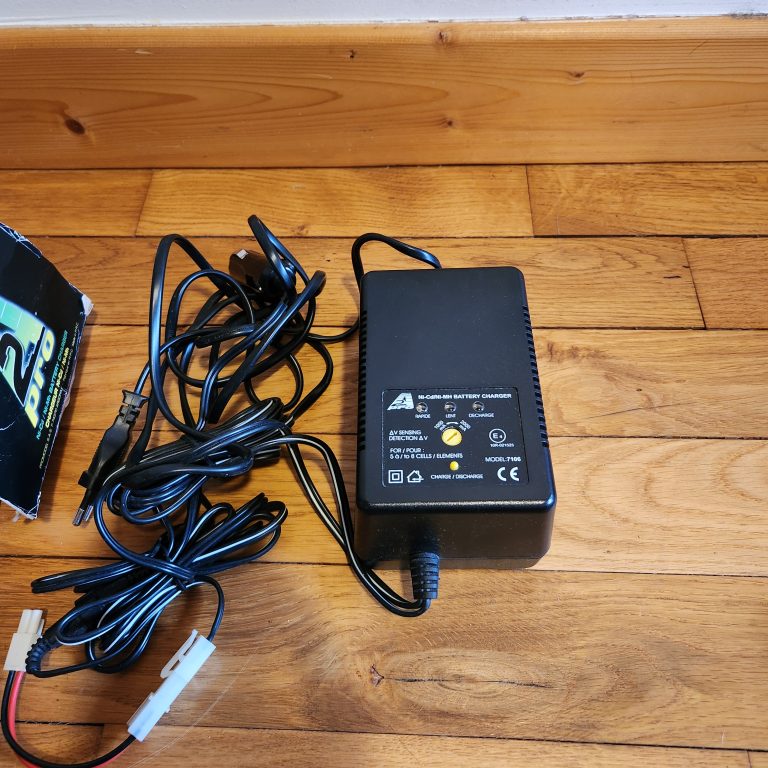Chargeur de batterie NiMH / NiCd A2 pro