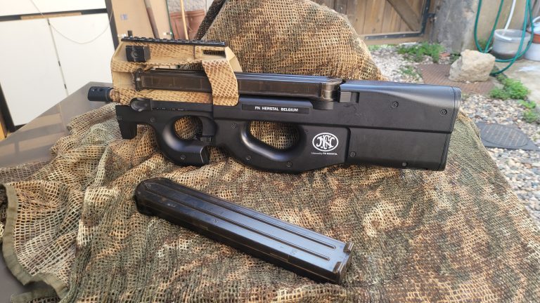 P90 TR Cybergun à la base – état : battle used