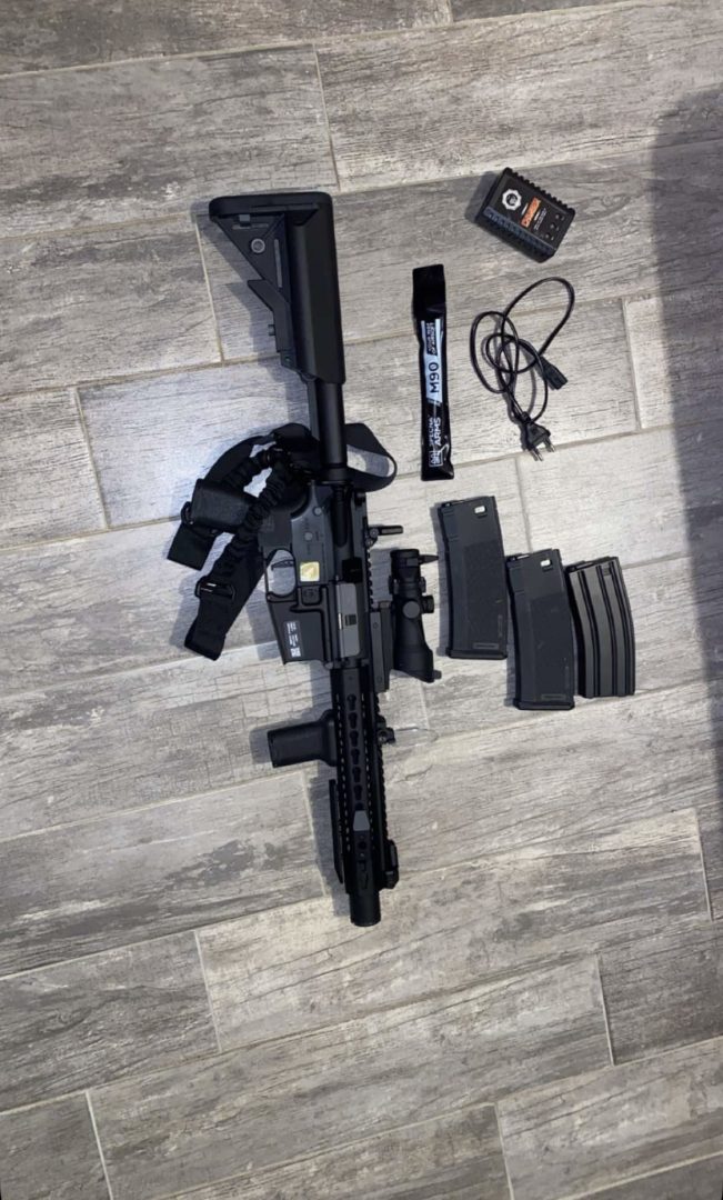 Vend Specna Arms avec accessoires