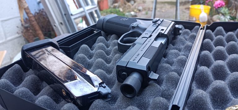 FNX-45 Tactical Upgraded +2 Magazines