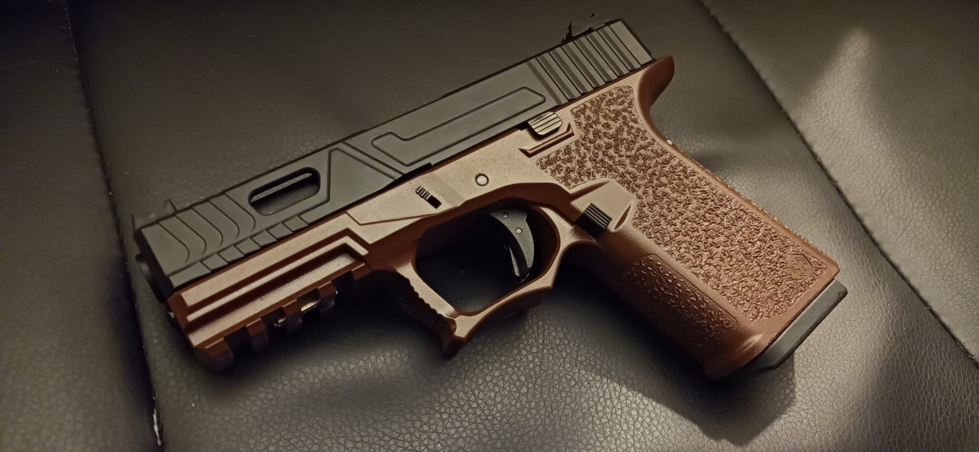AW Custom G.19