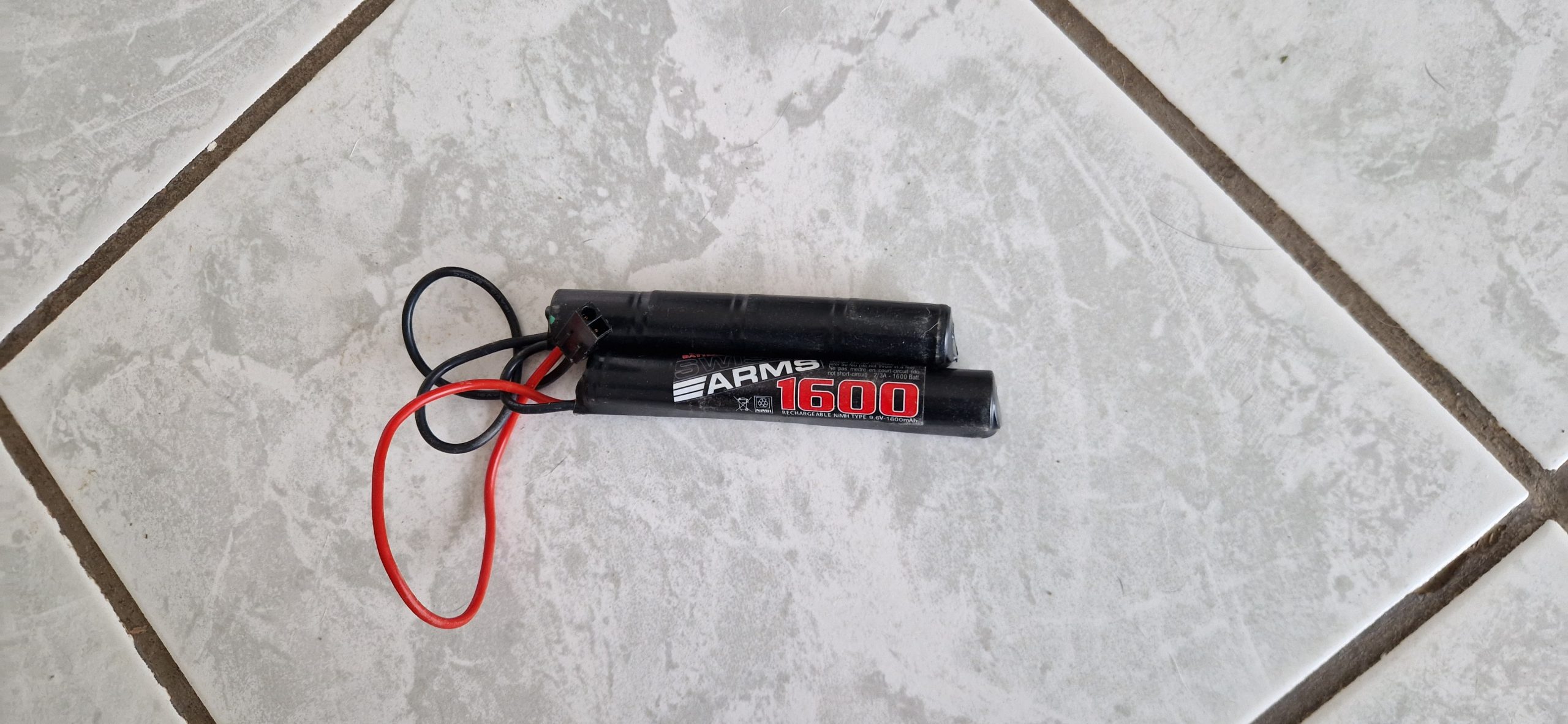 Batterie NiMH 9.6V 1600mAh Swiss Arms pour airsoft