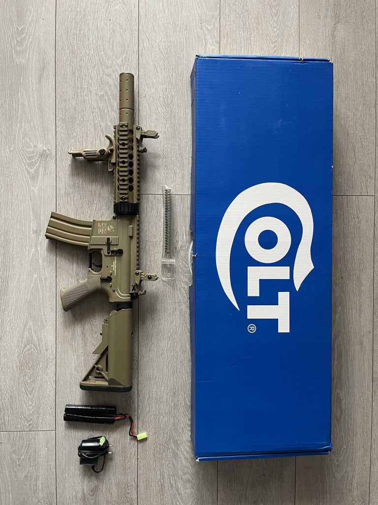 Réplique M4 Colt AEG neuve