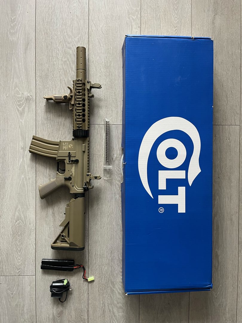 Réplique M4 Colt AEG neuve
