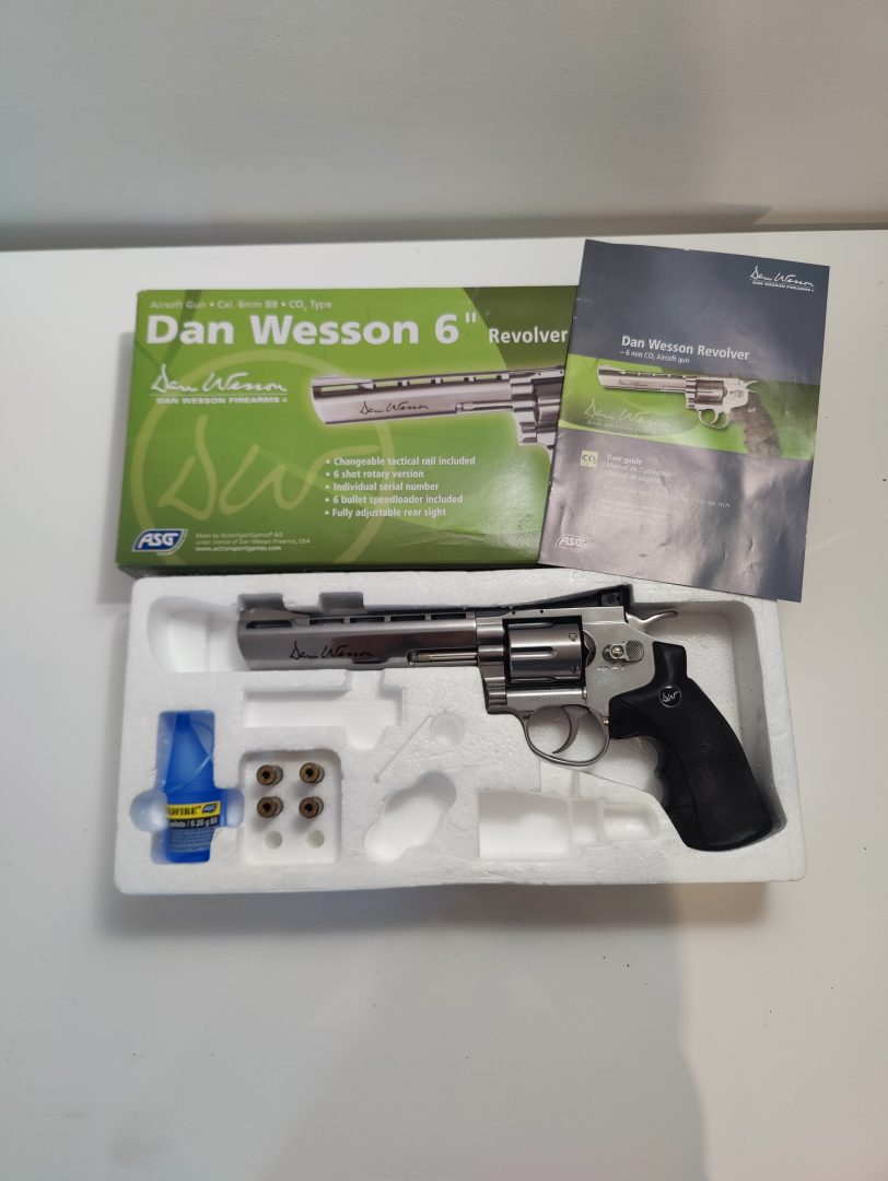 Revolver Dan Wesson 6"