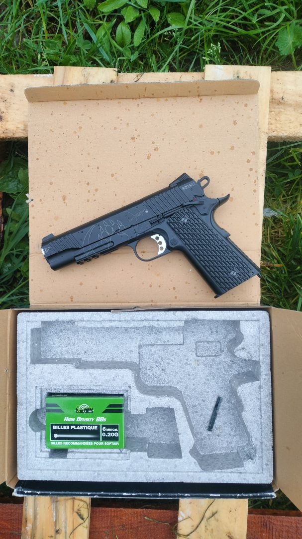 1911 Pistolet CO2 Edition Black Water BW 1911 R2 Full Metal
