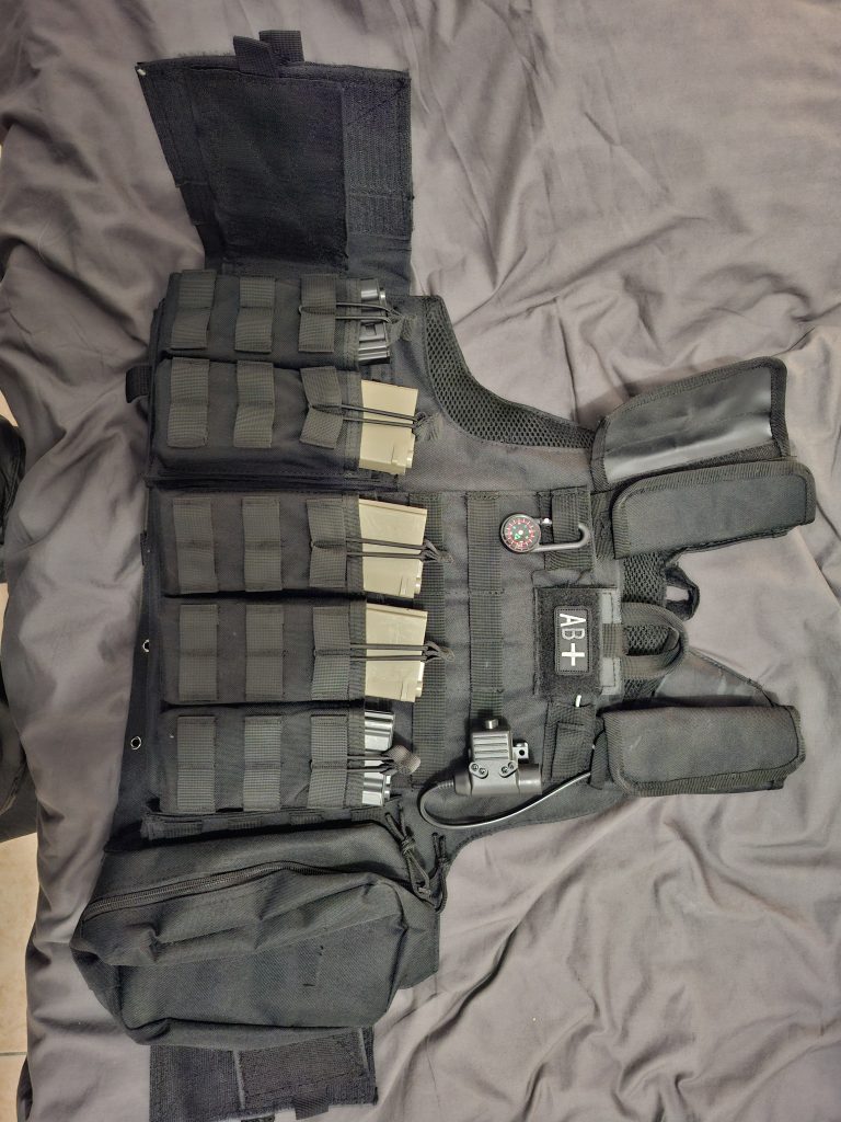 Veste tactique équipé