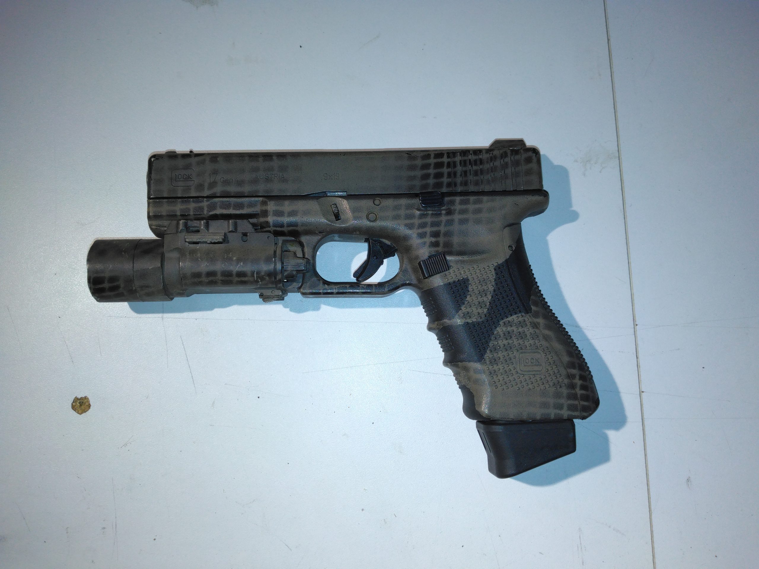 Réplique G17 gen 4 Co2 + lampe