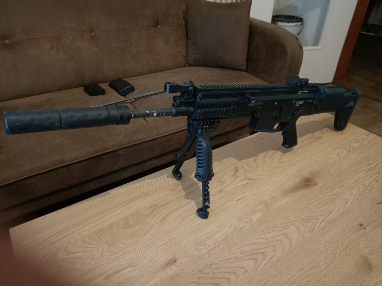 Réplique Scar-H canon long avec accessoires