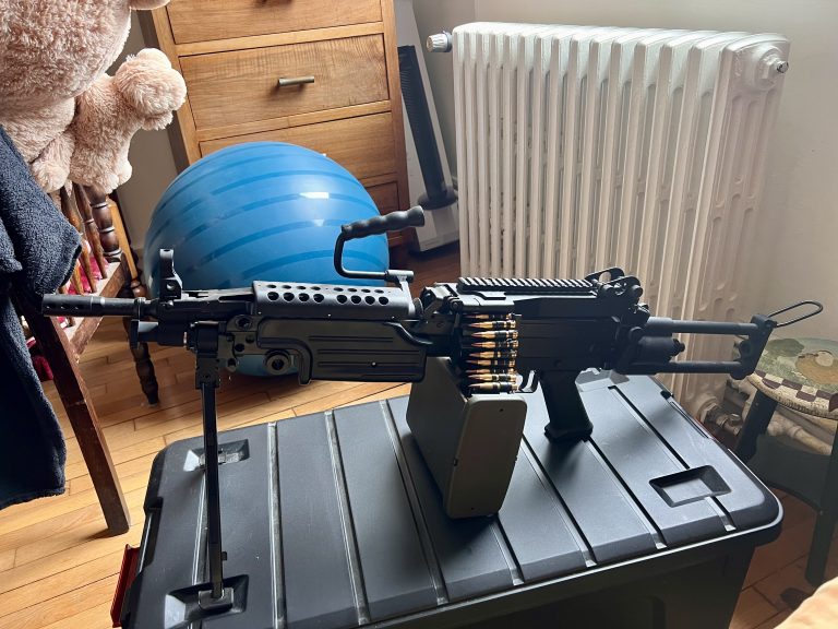 Réplique M249 Para G&P AEG