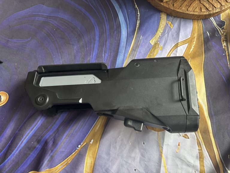 Crosse Famas