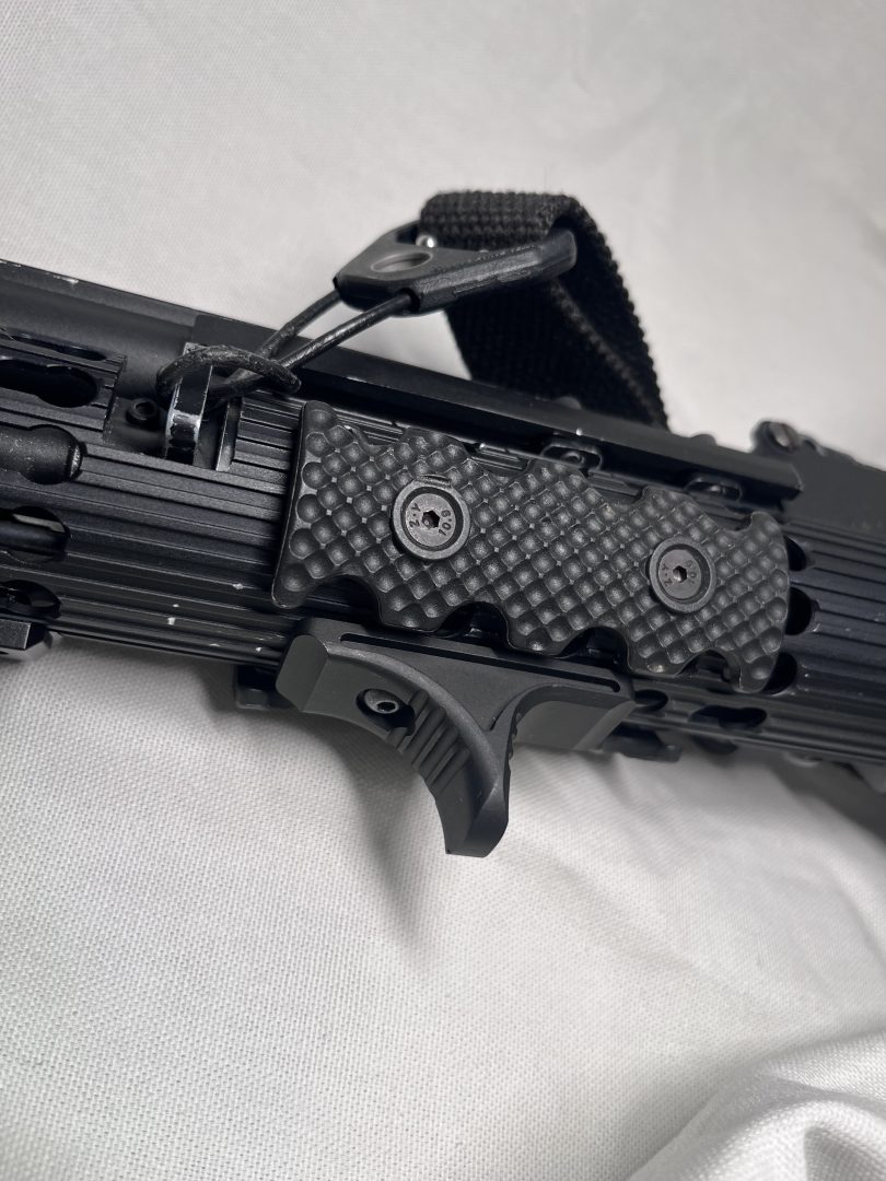 Serrated scale stop Mlok and KeyMod