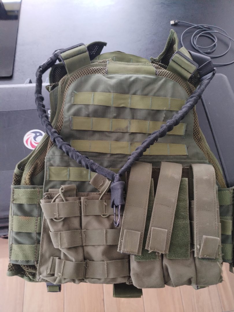 Gilet avec plaques + masque Oakley