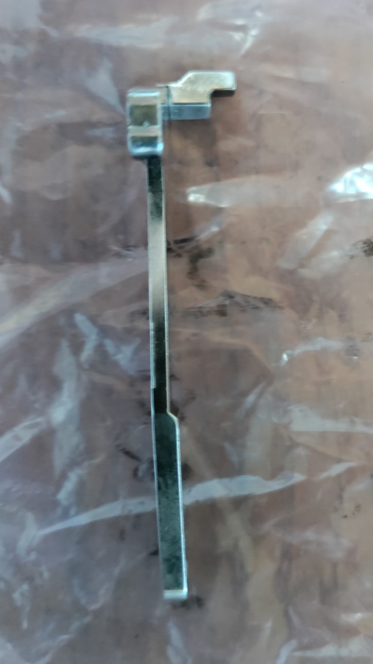 Bras de déclenchement pour pistolet PX4 Tokyo Marui d'occasion en parfait état.