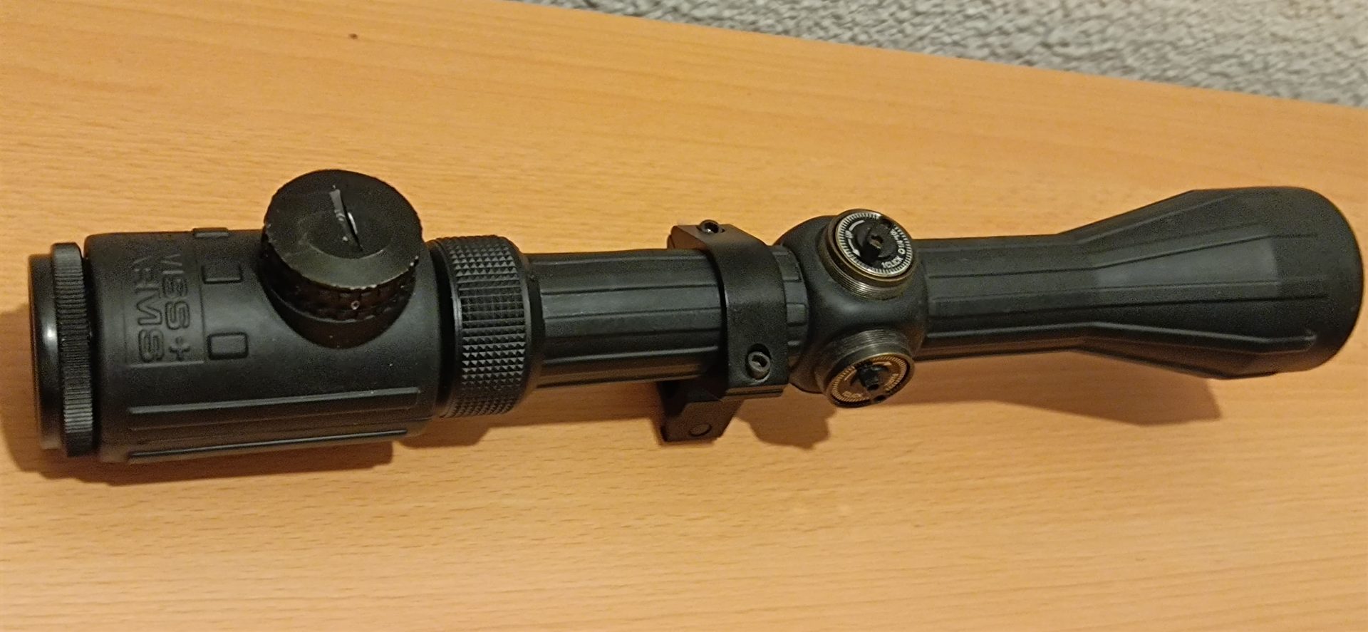 Lunette Swiss Arms