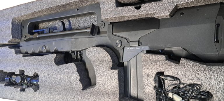 Cybergun – Occasion de la boutique – Réplique AEG Famas F1 – noir