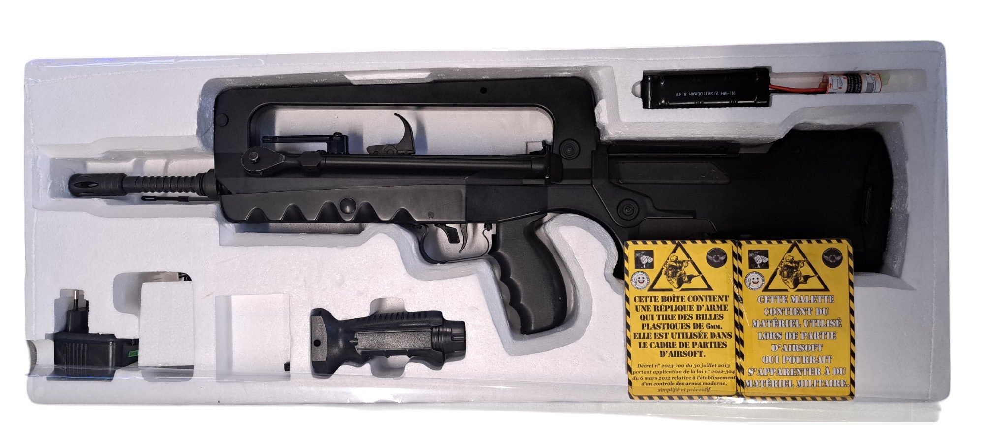 Cybergun – Occasion de la boutique – Réplique AEG Famas F1 – nylon version – noir