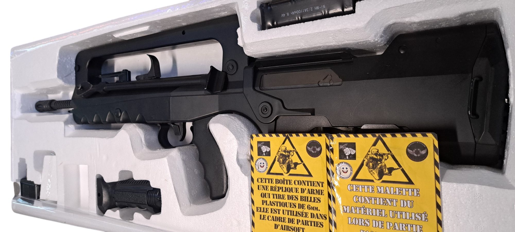 Cybergun – Occasion de la boutique – Réplique AEG Famas F1 – nylon version – noir