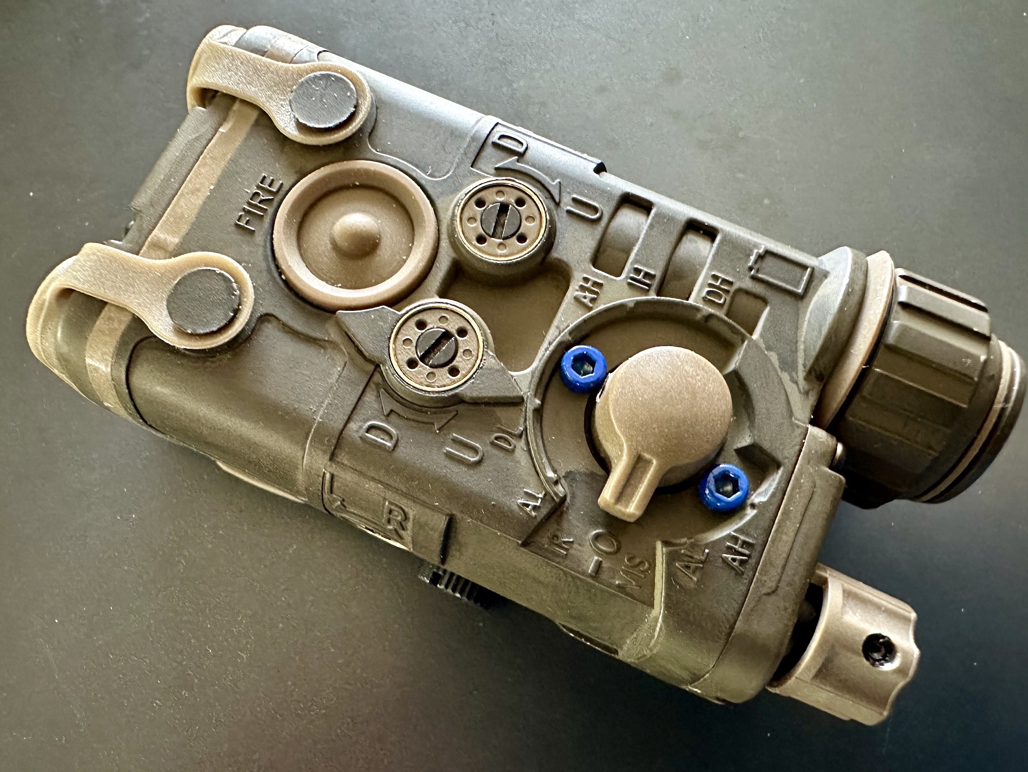 désignateur illuminateur laser vis vert/ IR Somogear NGAL