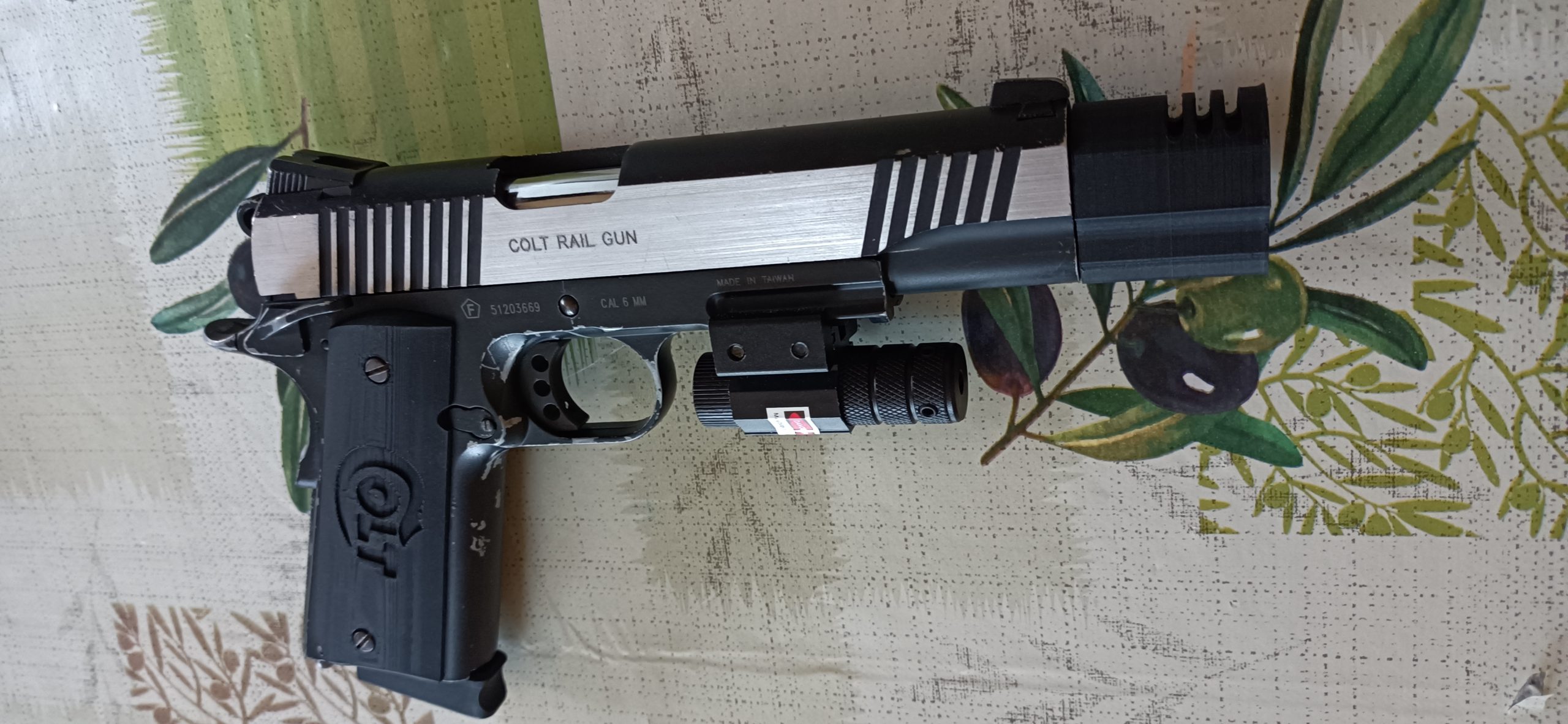 Custom ; Colt 1911 [W-001]