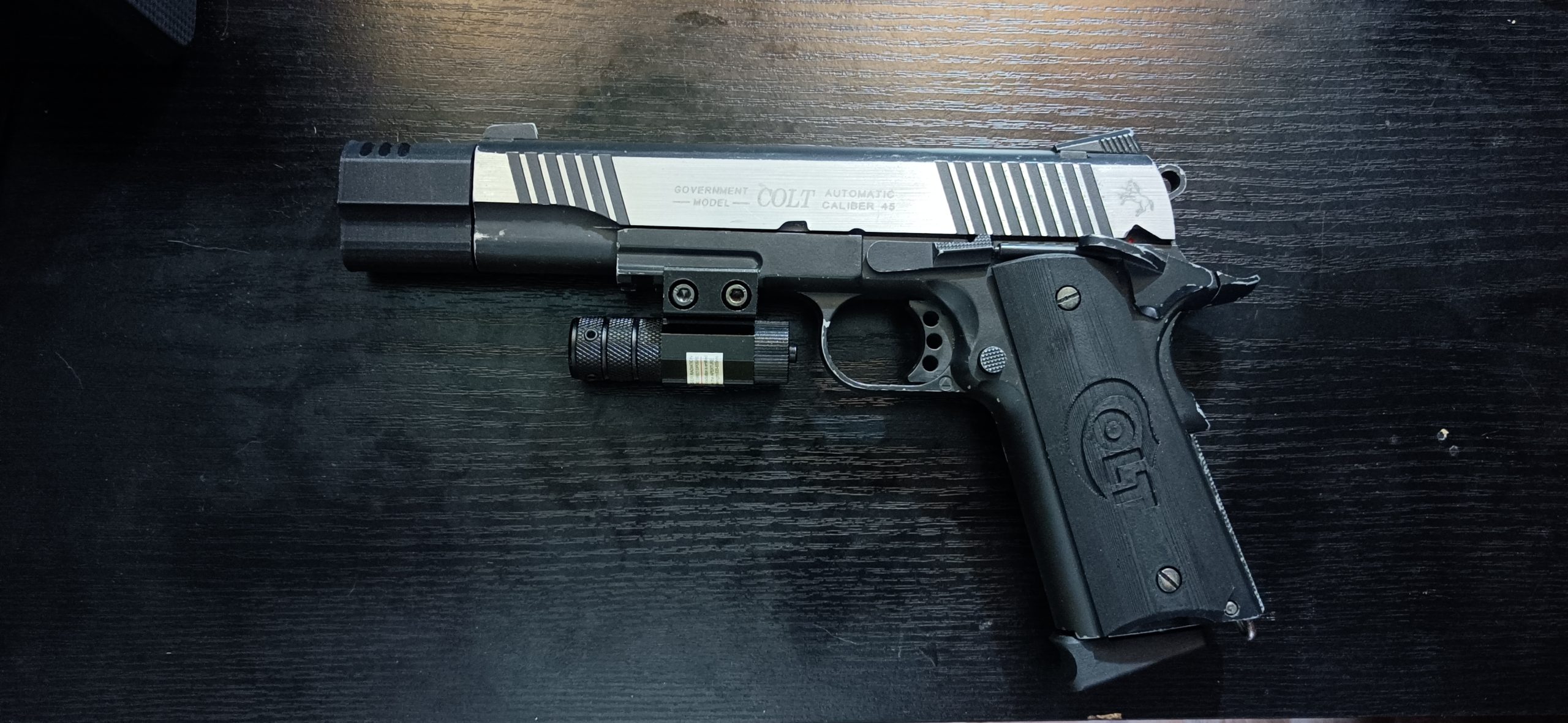 Custom ; Colt 1911 [W-001]