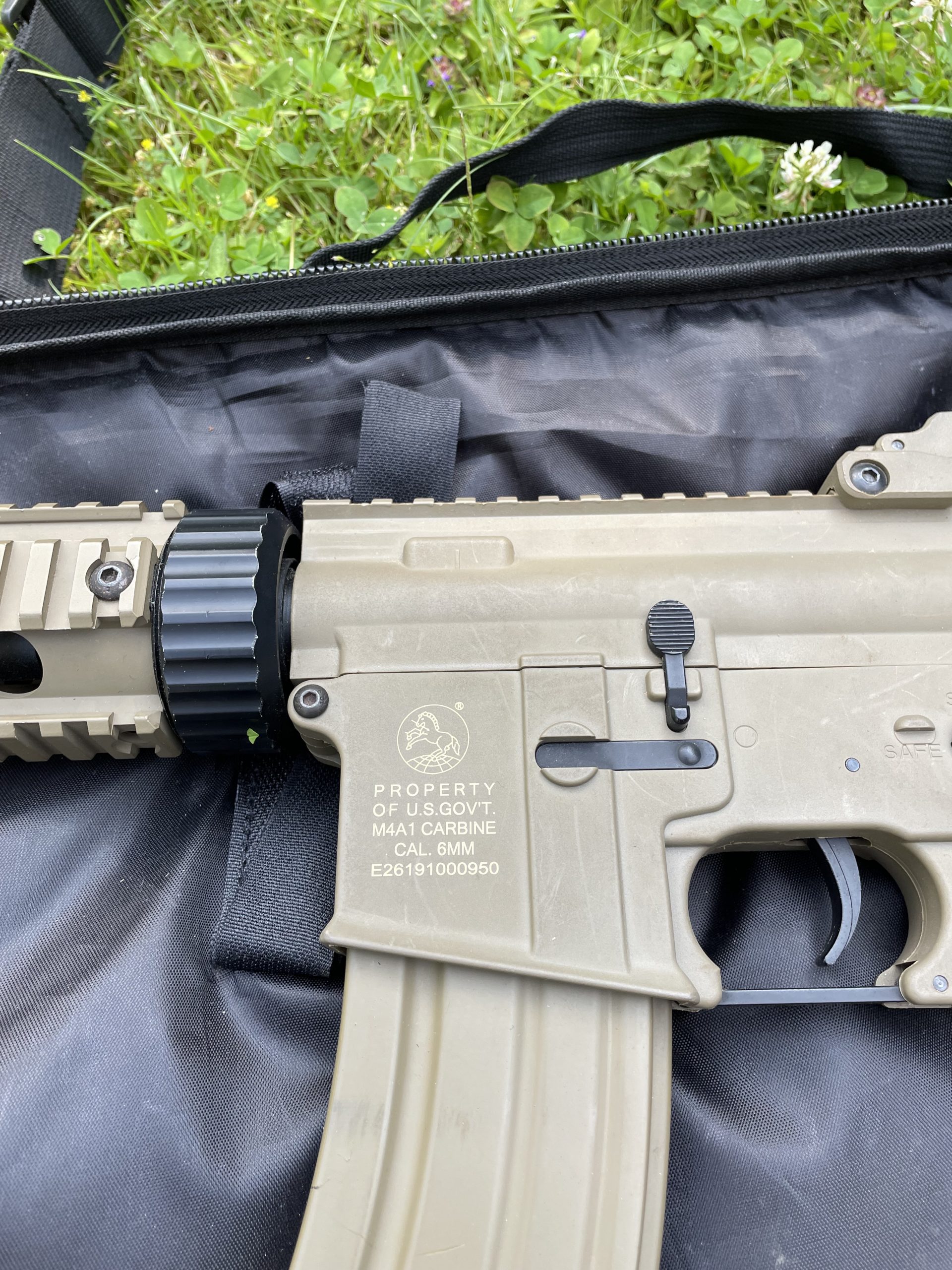 M4A1 + 3 batteries + sacoches + …