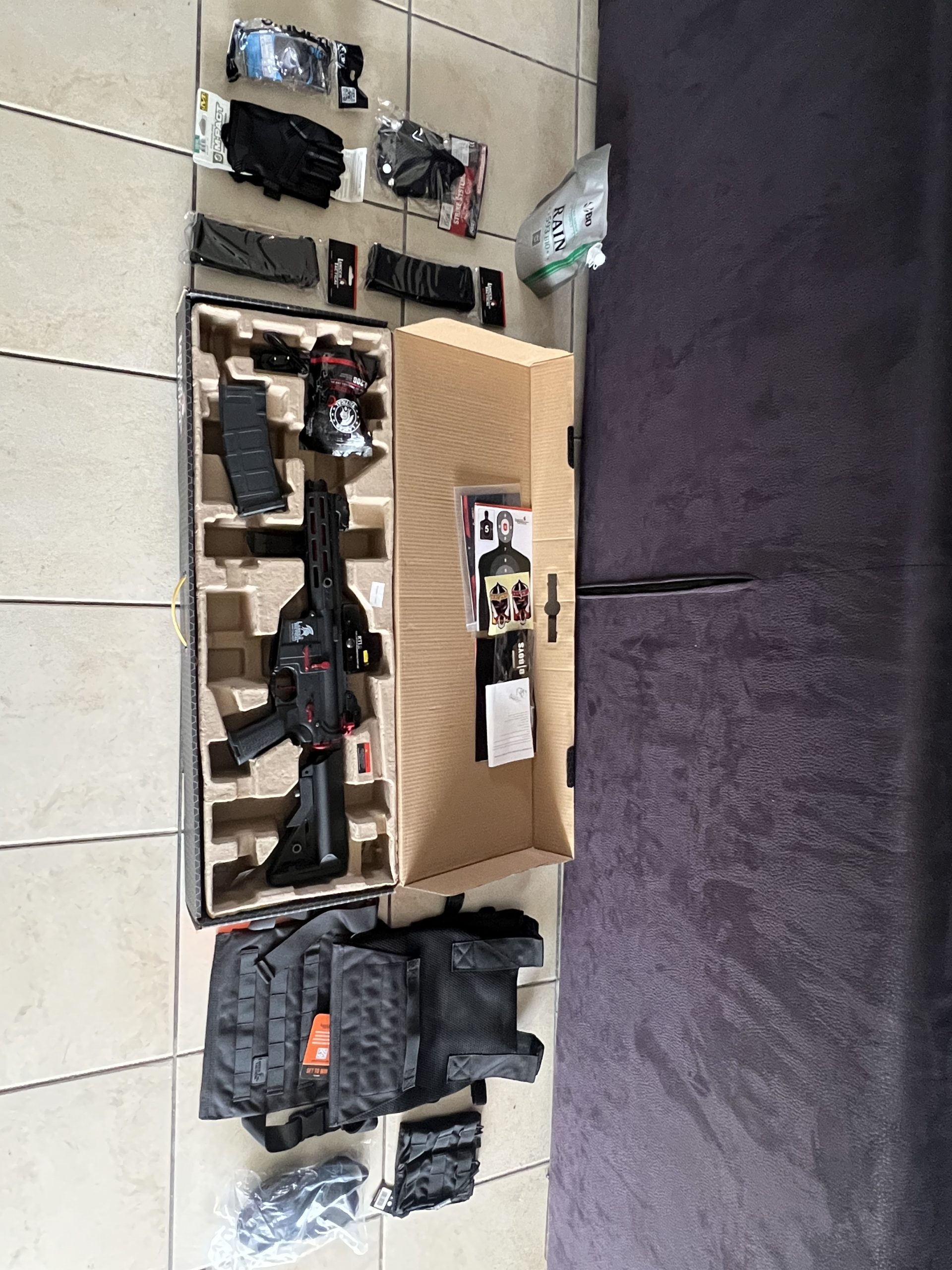 AEG LT-32 Hellion + Équipements (lot)