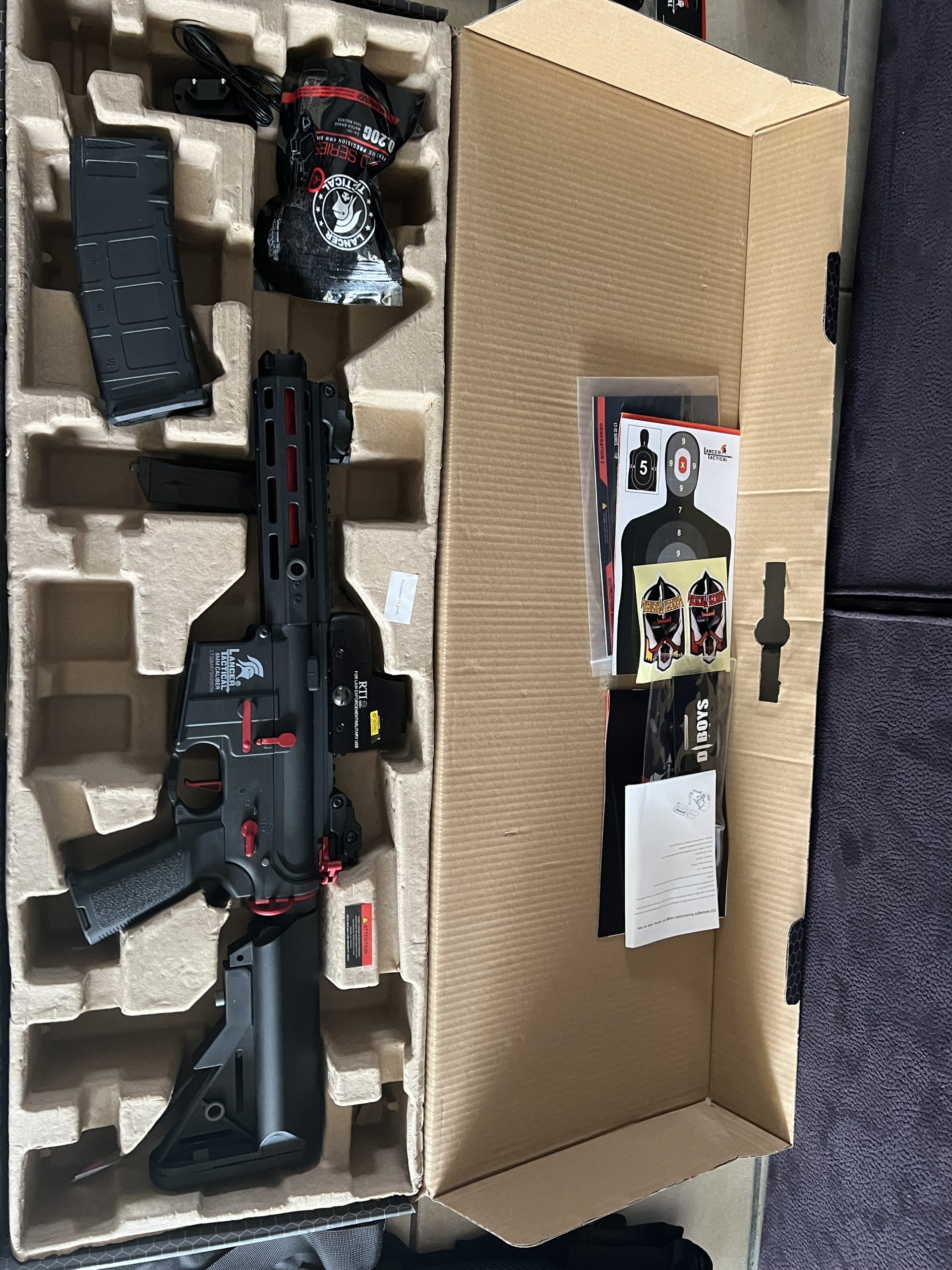 AEG LT-32 Hellion + Équipements (lot)