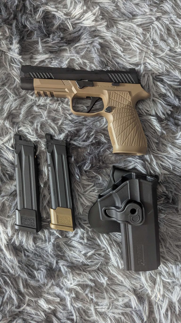 VFC M17 + 2 mags + Holster