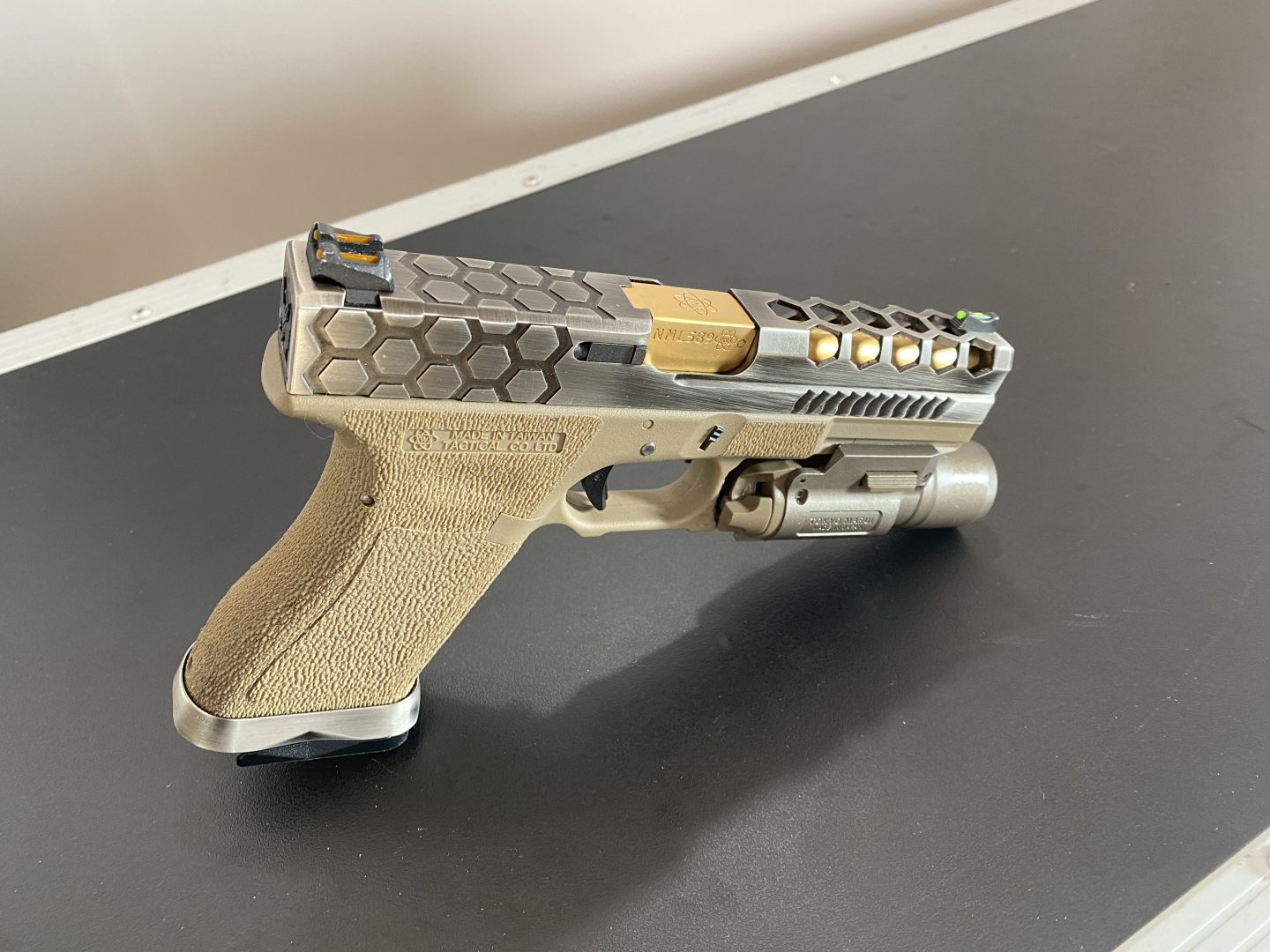 WE Glock 17 T6 Tan Custom