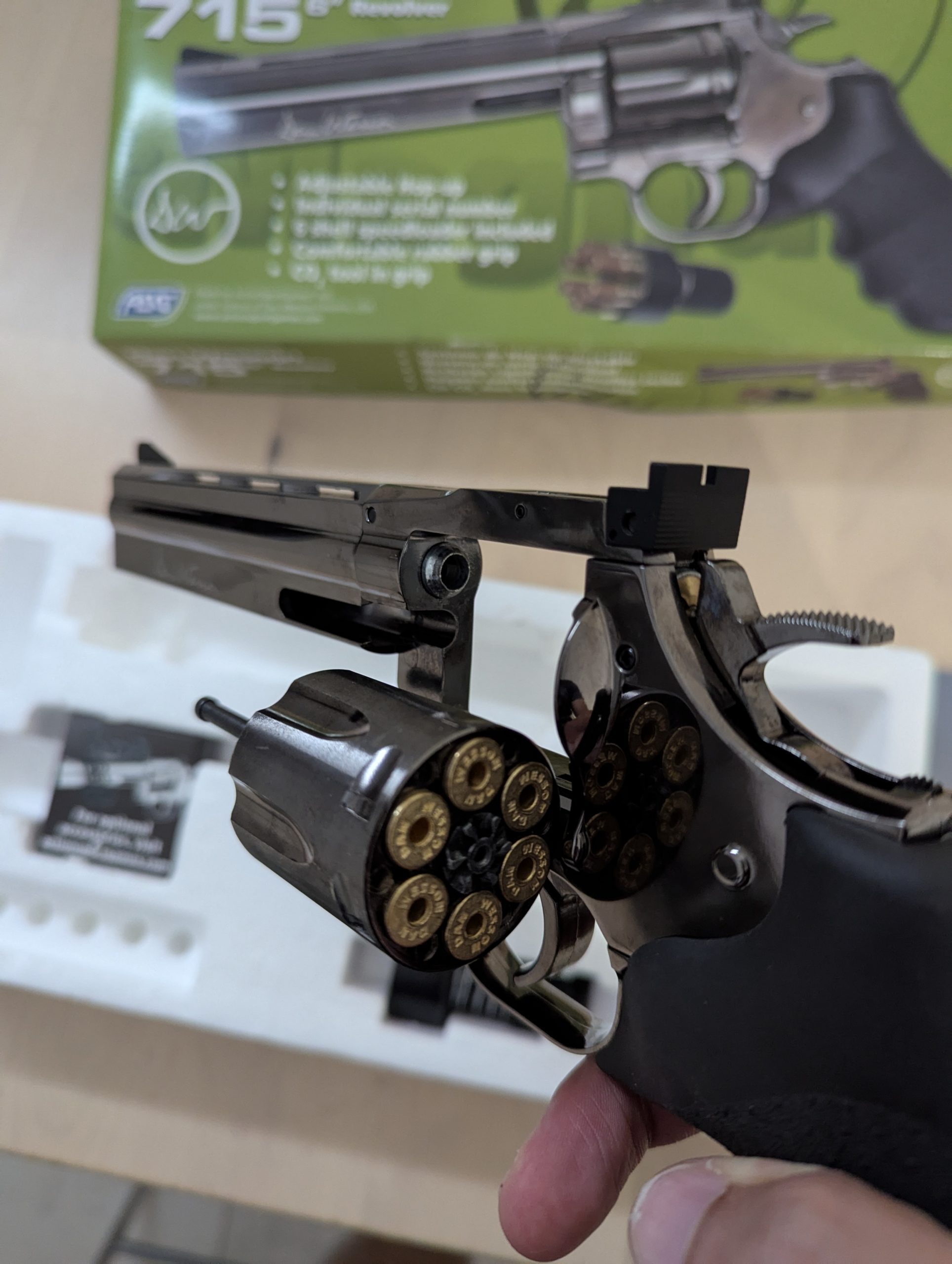 Dan Wesson 715 6" CO2