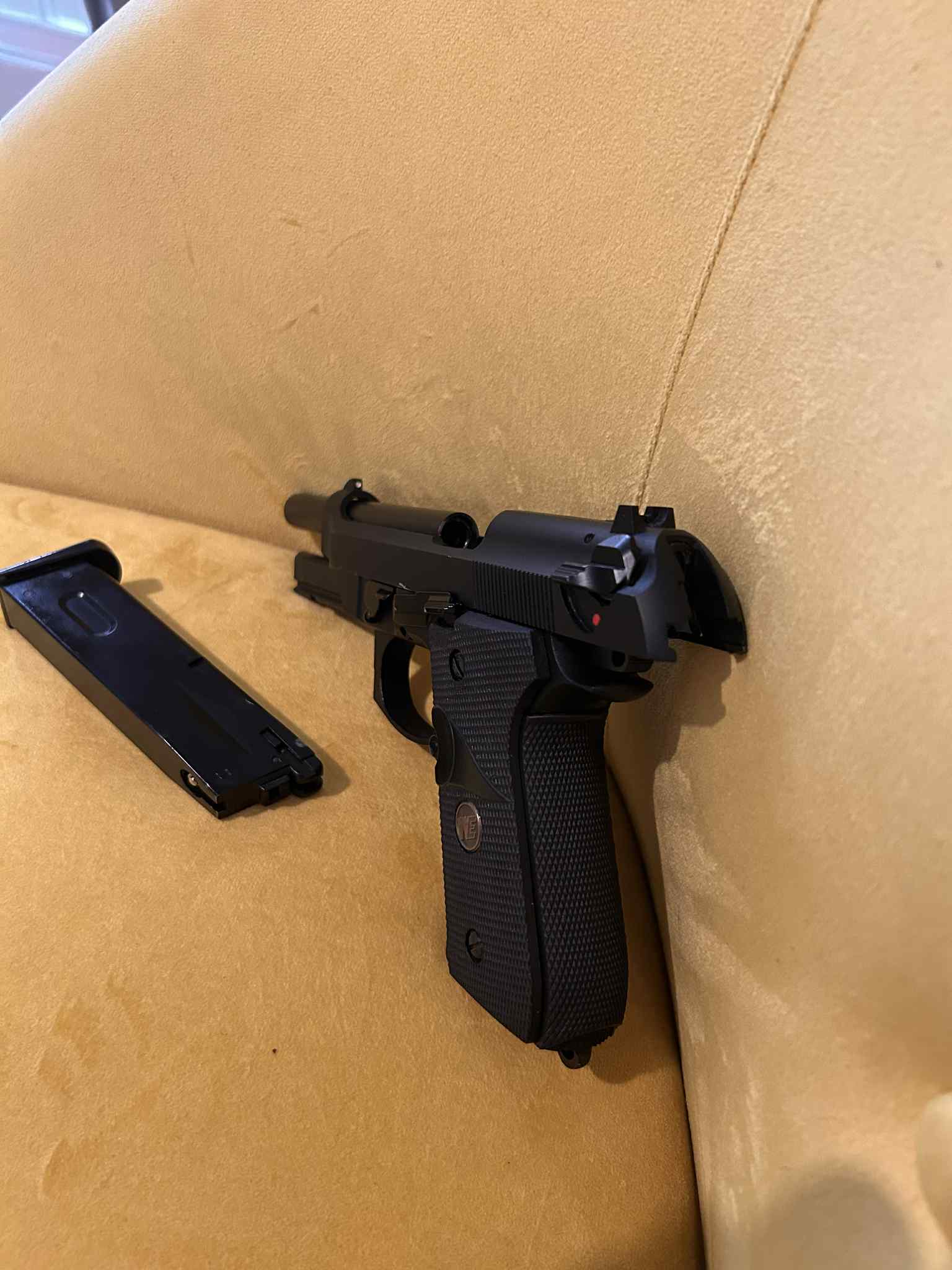 RÉPLIQUE DE POING M92 IA GBB FULL MÉTAL