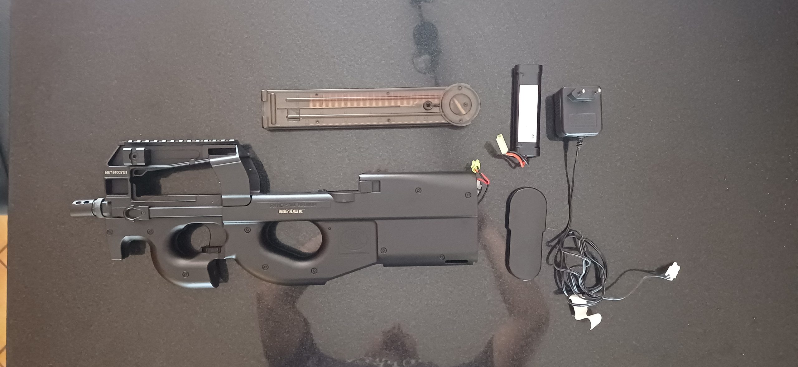 Fusil d'assault FN Herstal P90
