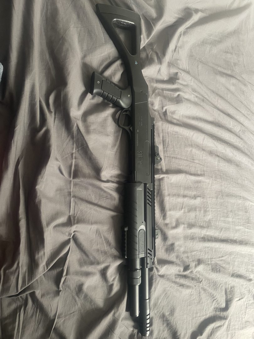 Réplique airsoft spring 6mm – fusil type pompe – très bon état