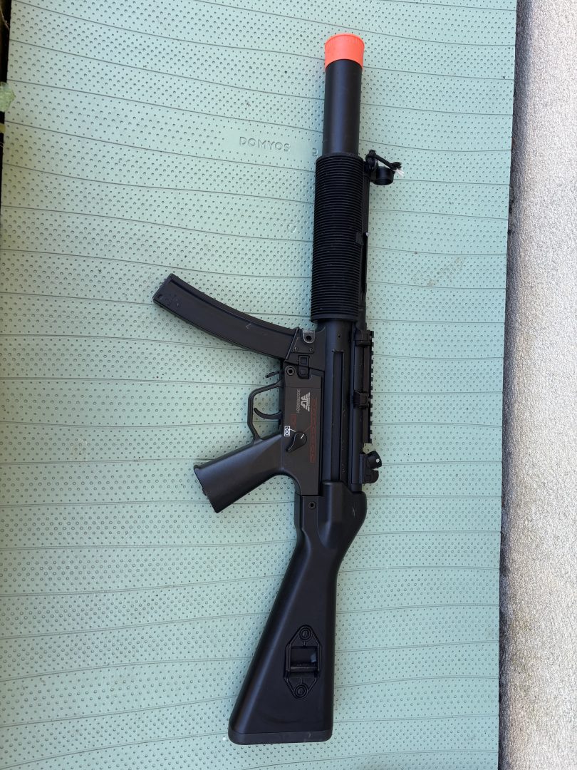 🔫 Réplique type MP5 AEG – Upgrade + Batterie LiPo 🔫
