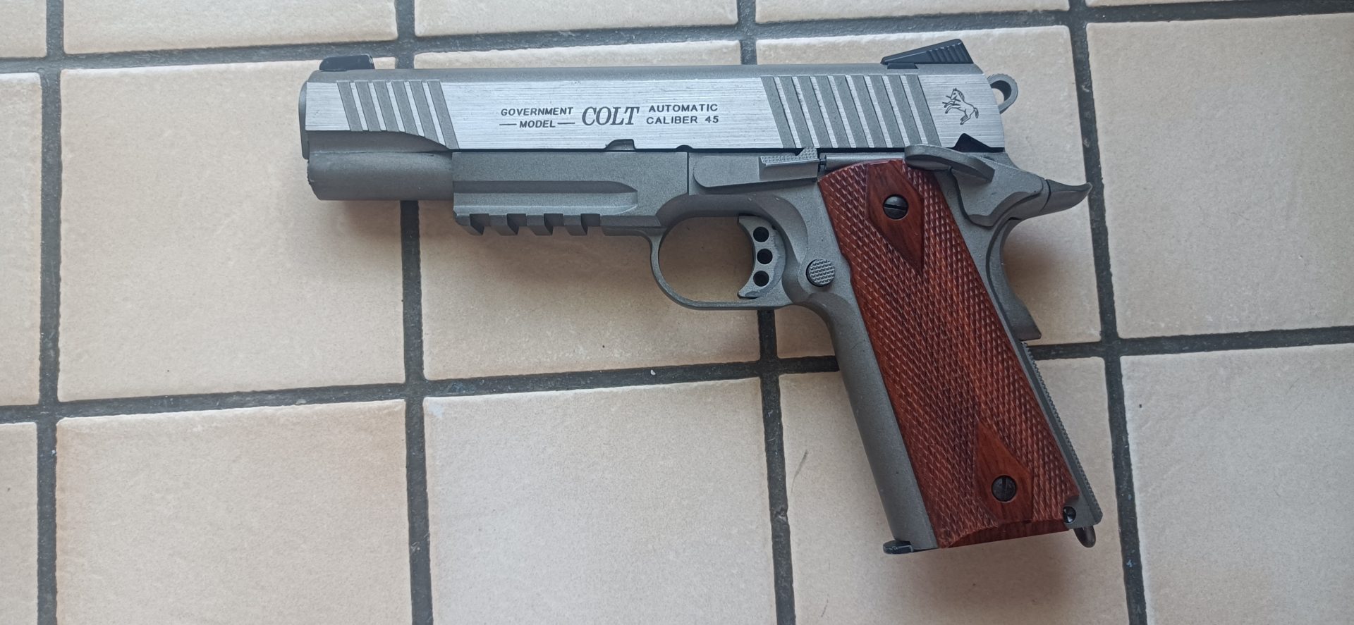 COLT 1911 – Stainless Silver GBB