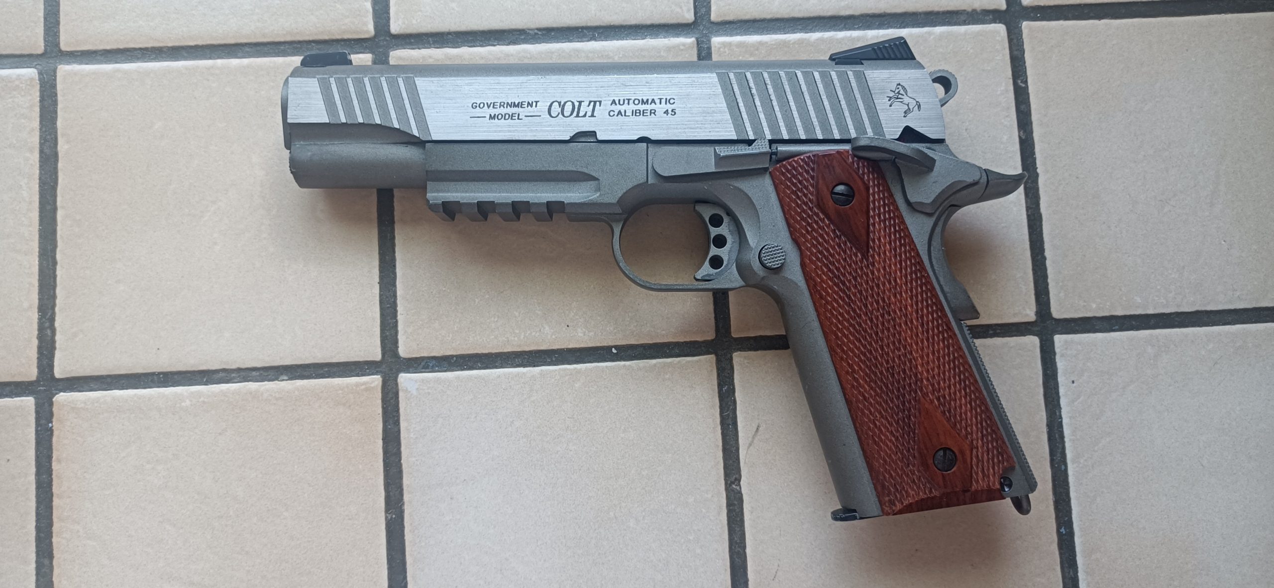 COLT 1911 – Stainless Silver GBB