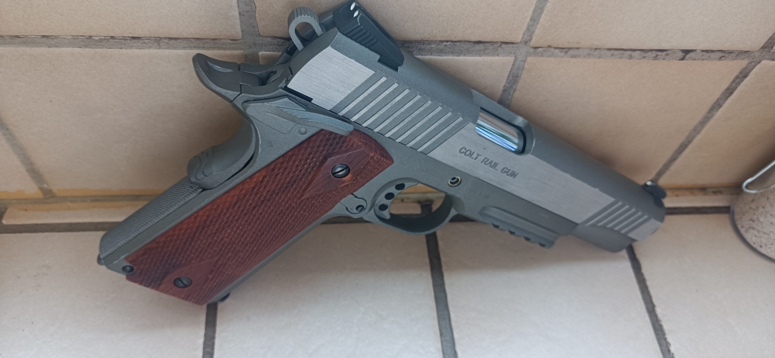 COLT 1911 – Stainless Silver GBB