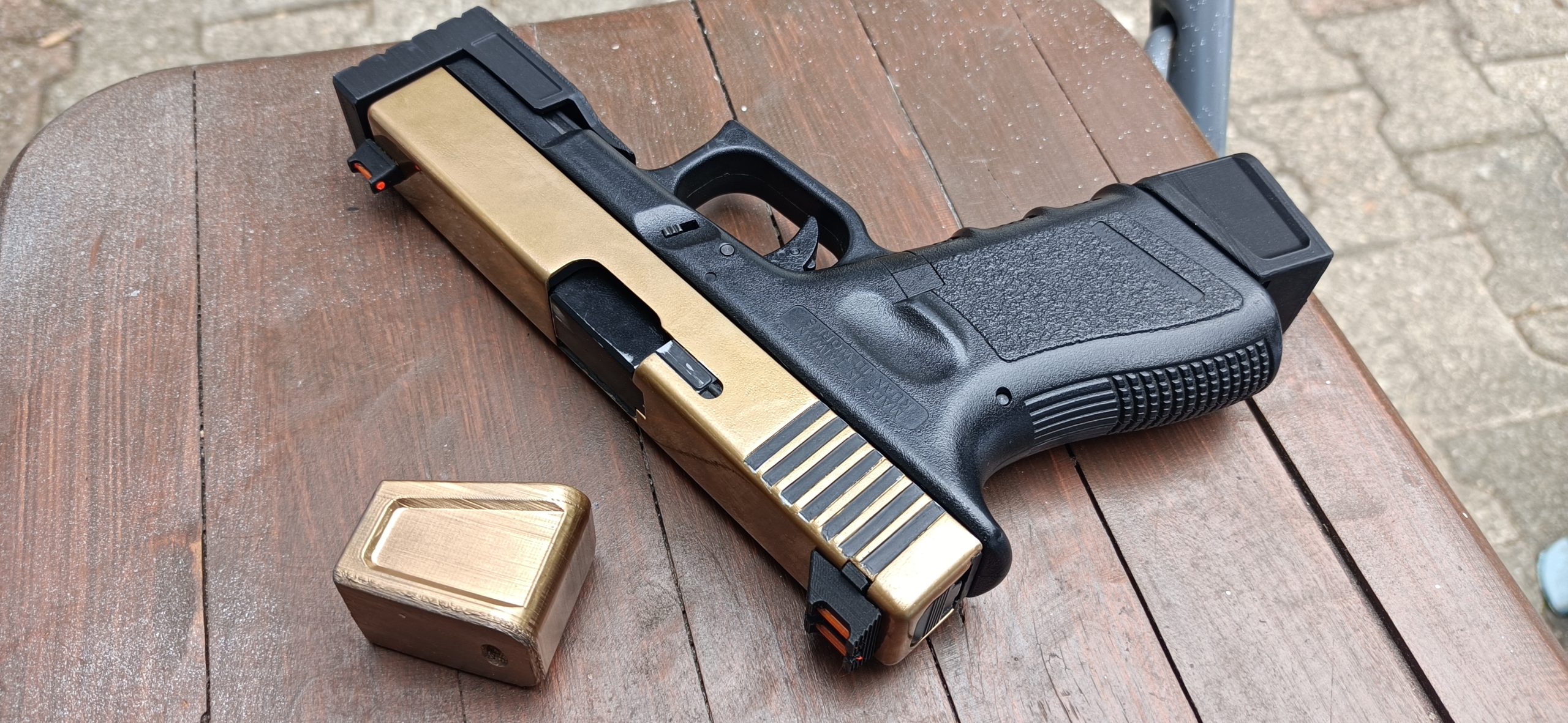 Glock 23 | Gold Bar Custom
