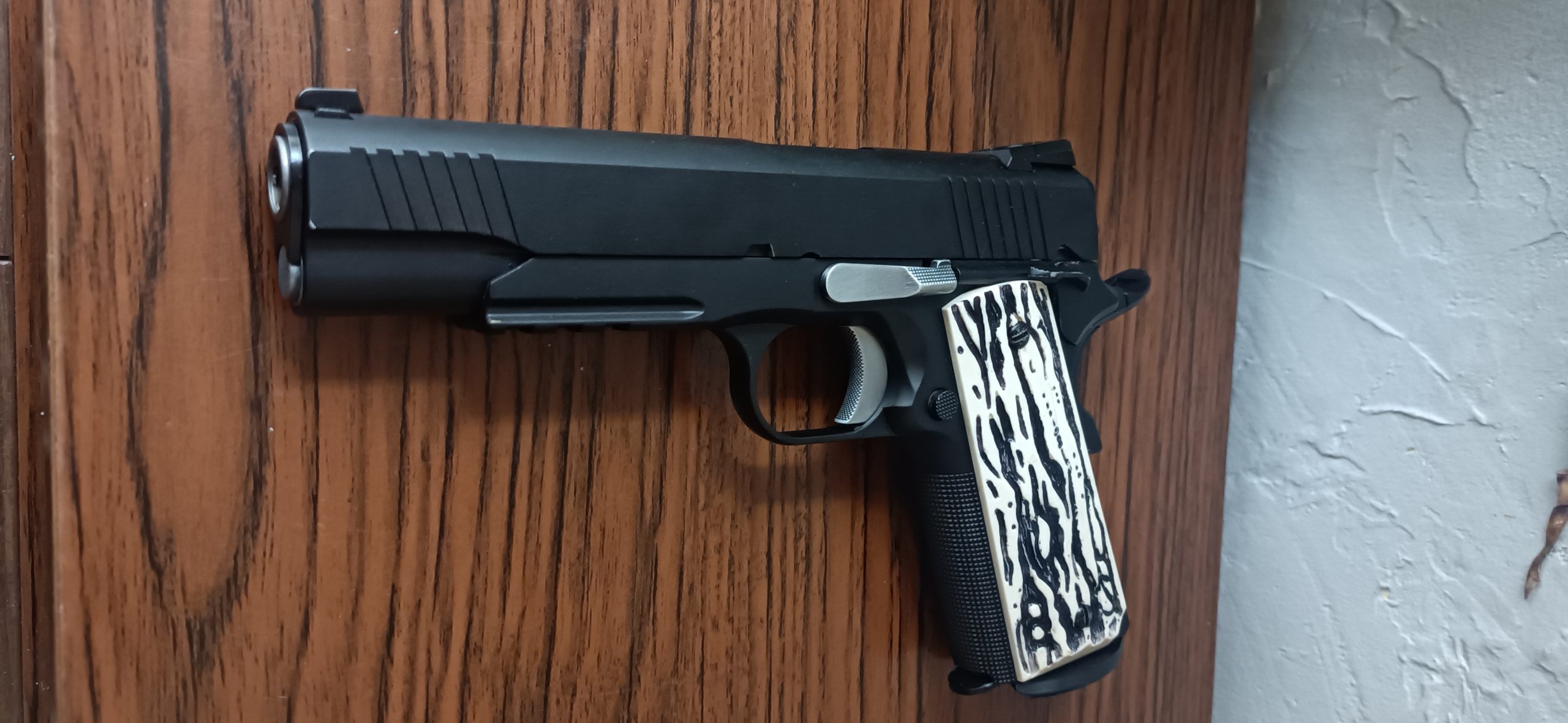 1911 WE Custom Zèbre [+8 chargeurs]