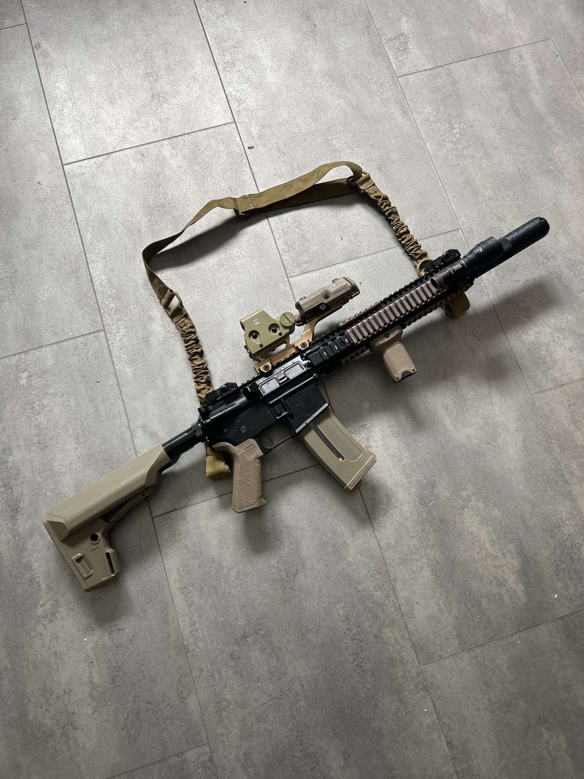 M4A1 CYMA Daniel Defense Platinum