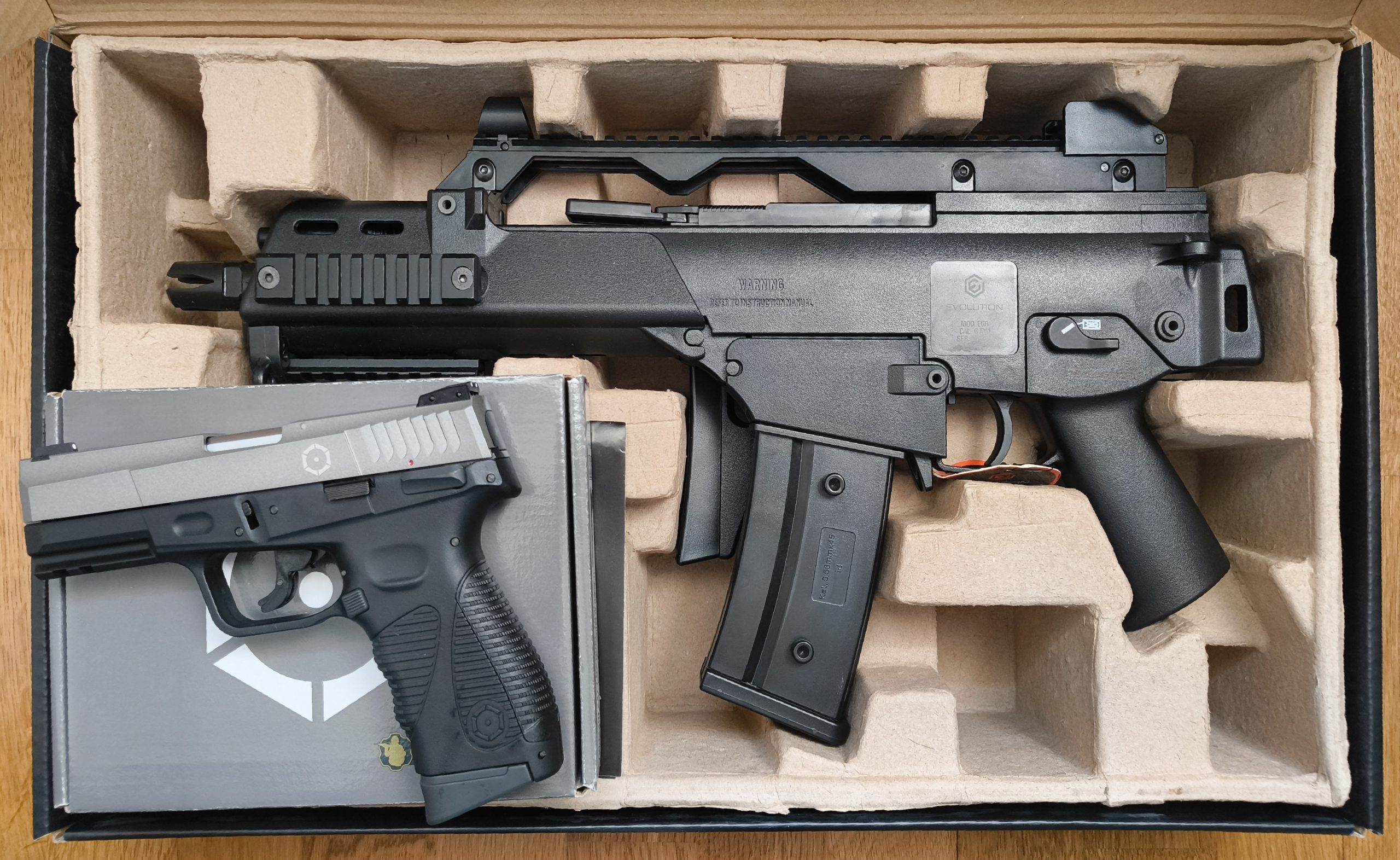 Pack : Taurus PT 24/7 G2 Co2 + G36C EG6 AEG Evolution Airsoft