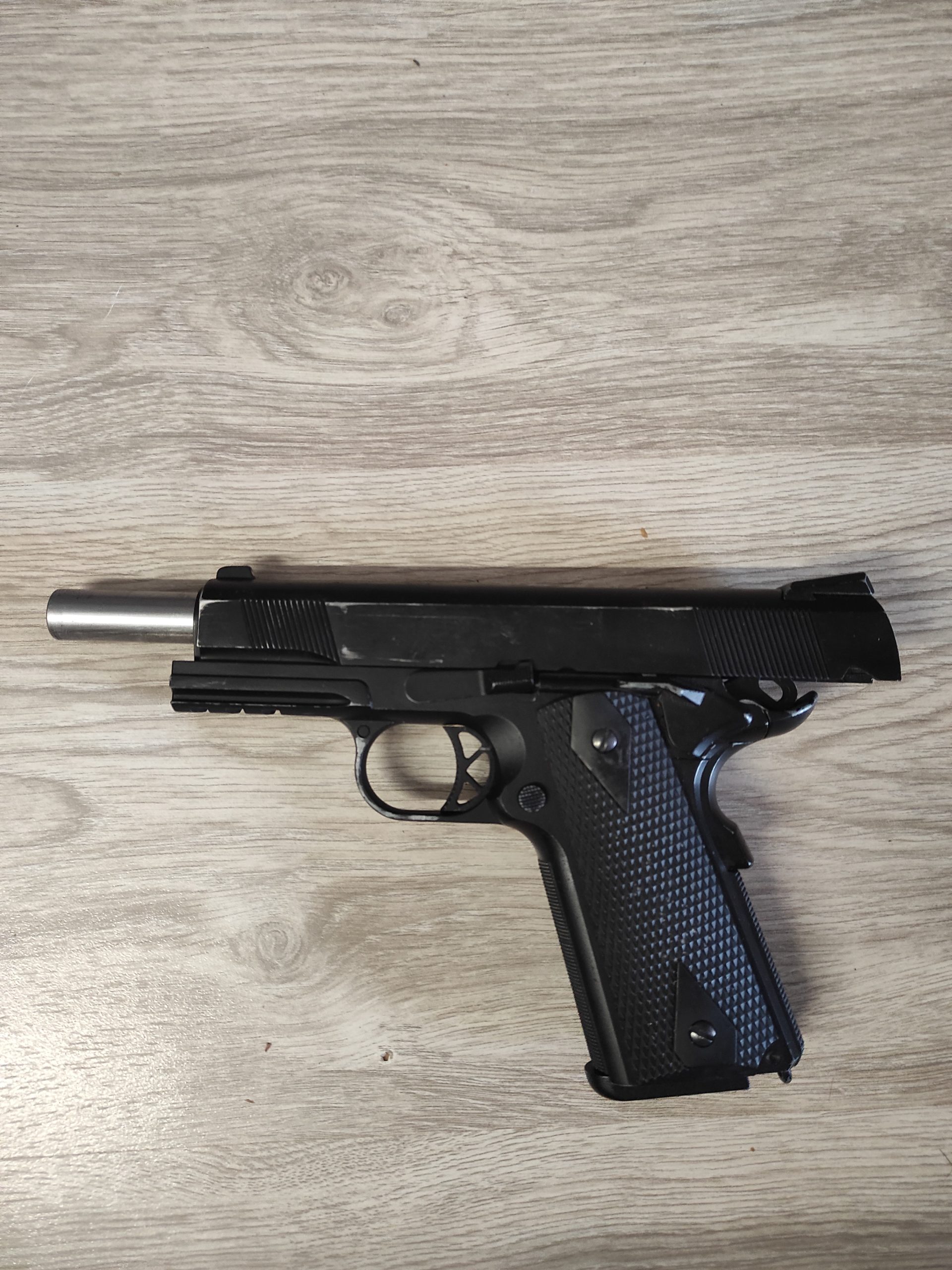 Pistolet colt 1911 Gaz