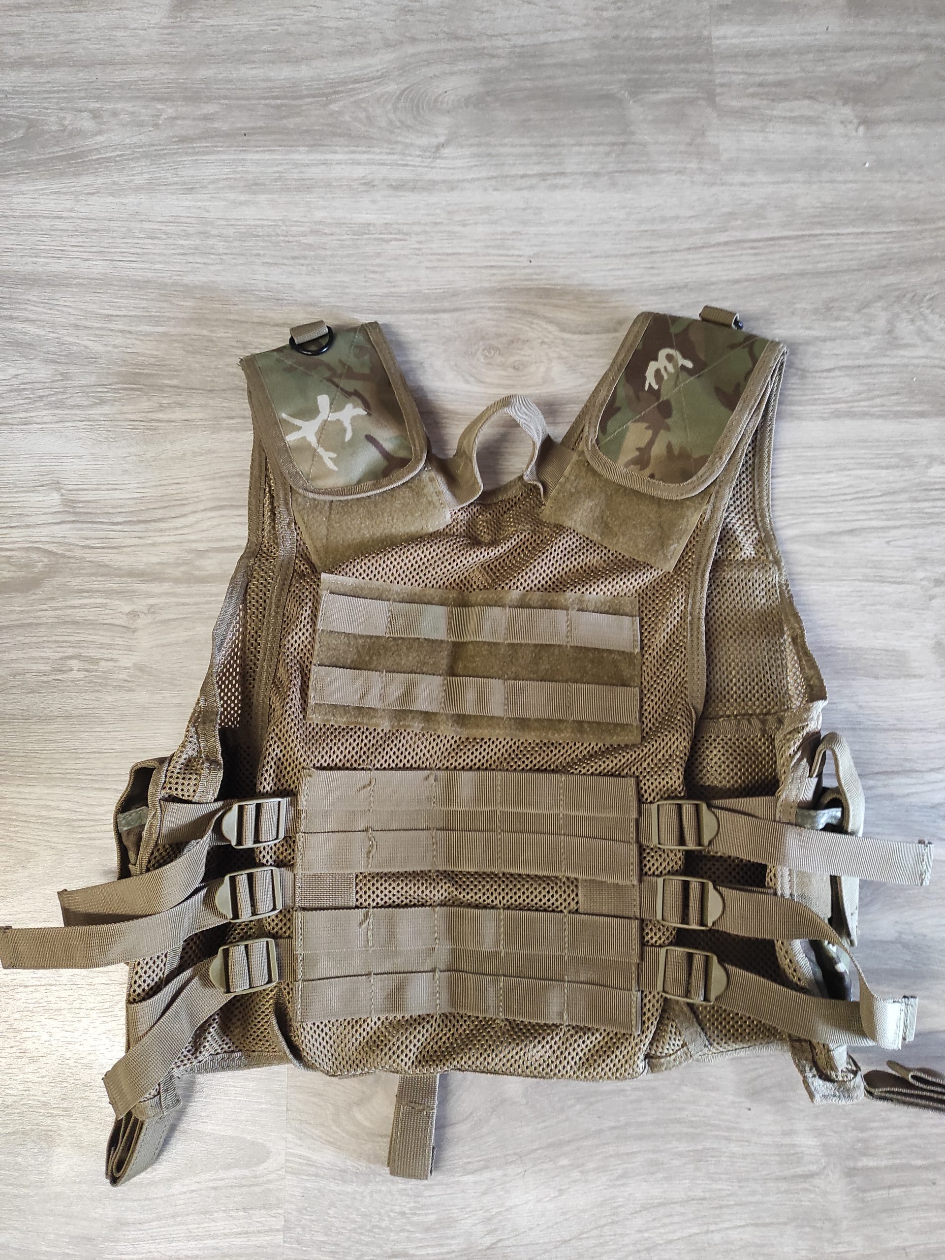 Gilet tactique mil-tec