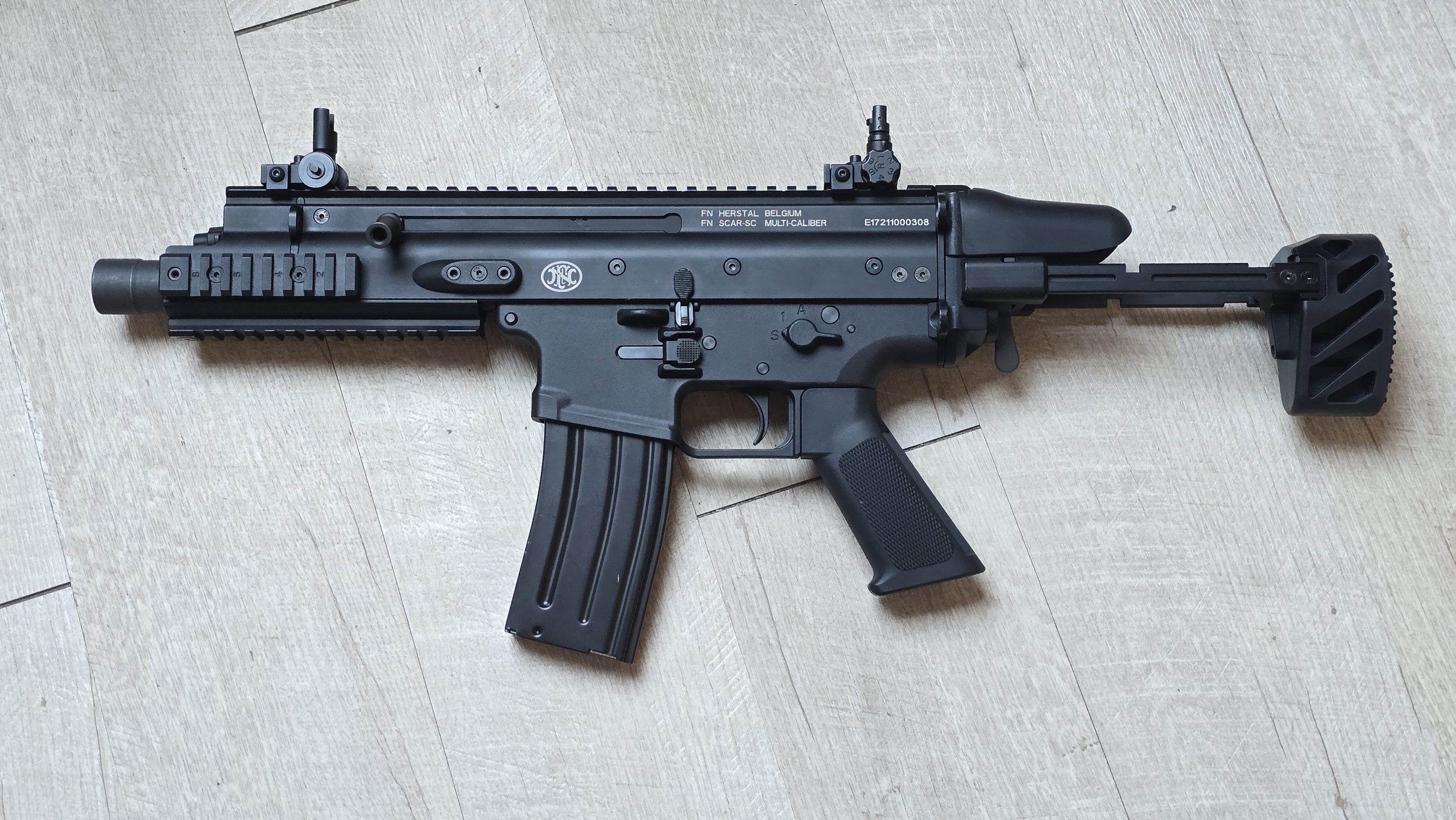 FUSIL D'ASSAUT COMPACT SCAR SC PDW FN HERSTAL ARES AEG