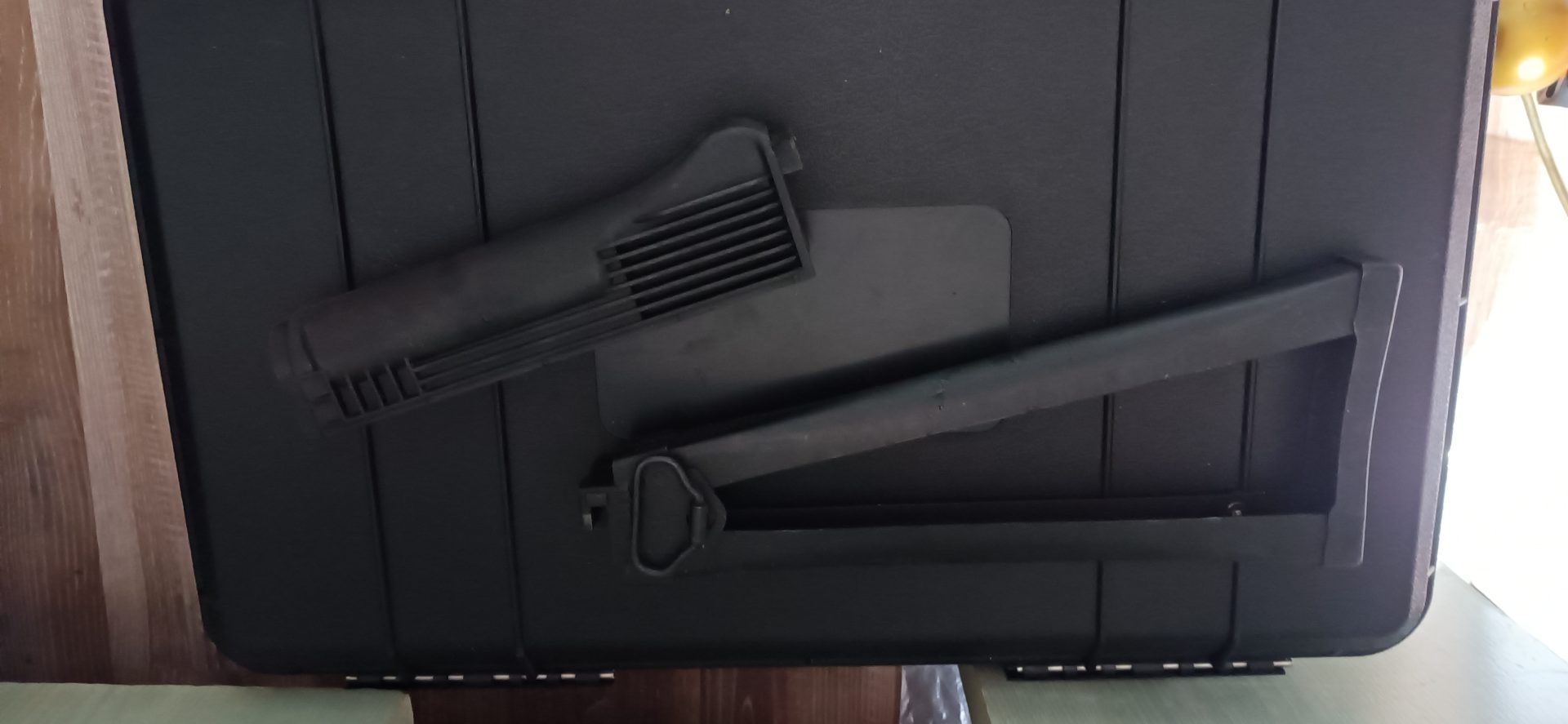Garde mains polymère & Crosse pliable métal ; AK's