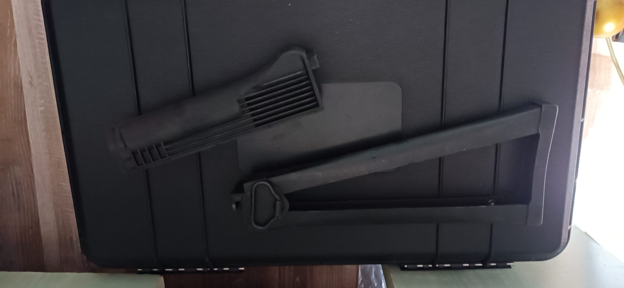 Garde mains polymère & Crosse pliable métal ; AK's
