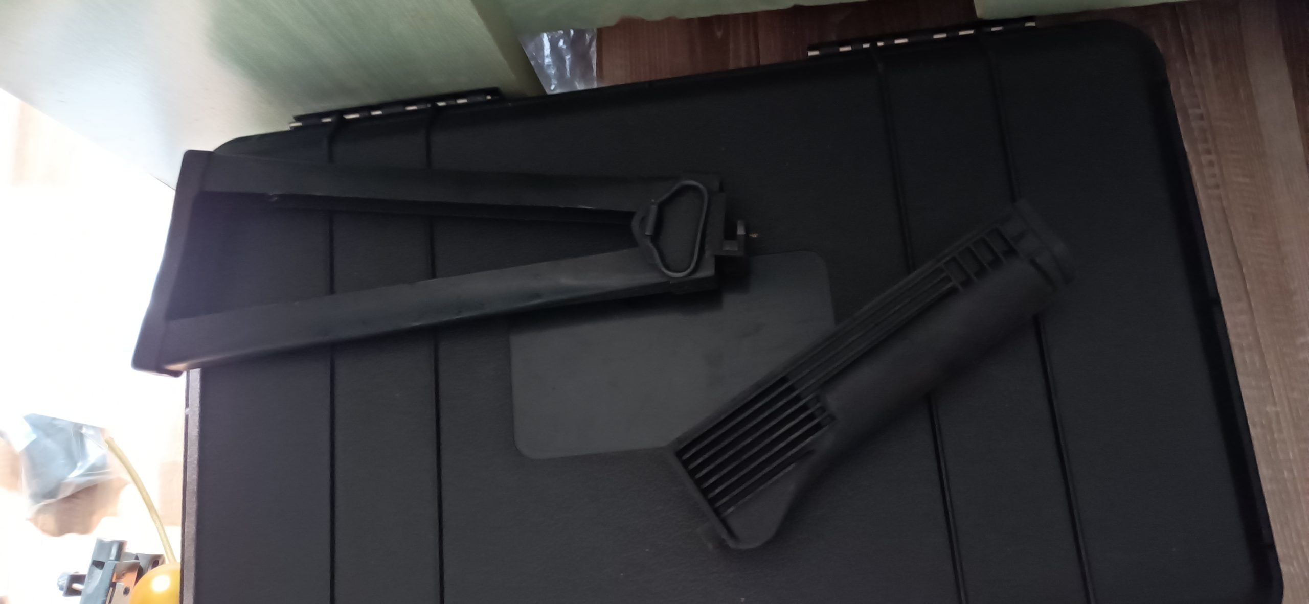 Garde mains polymère & Crosse pliable métal ; AK's