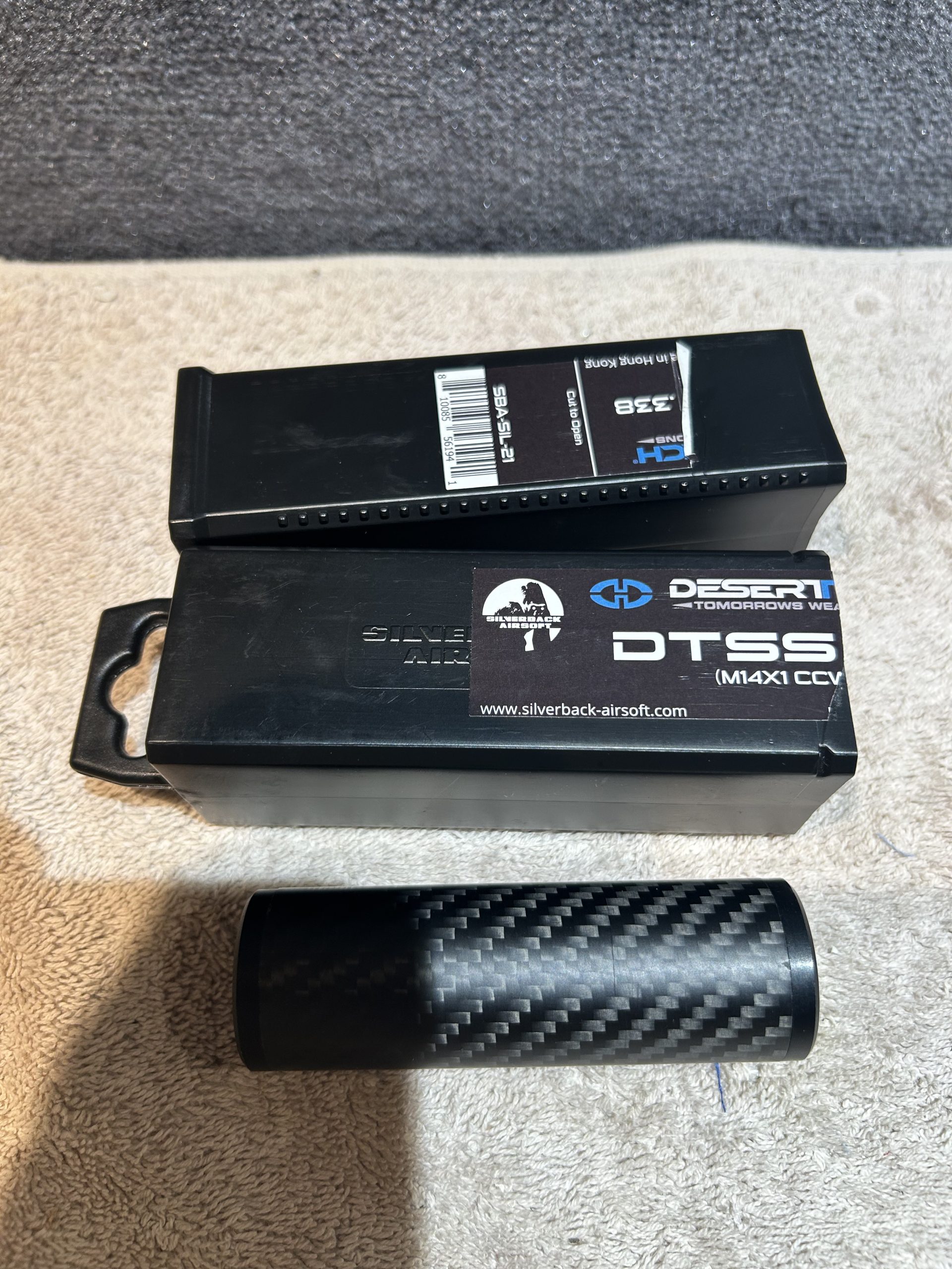 Vends silencieux Umbrella Armory en Carbone