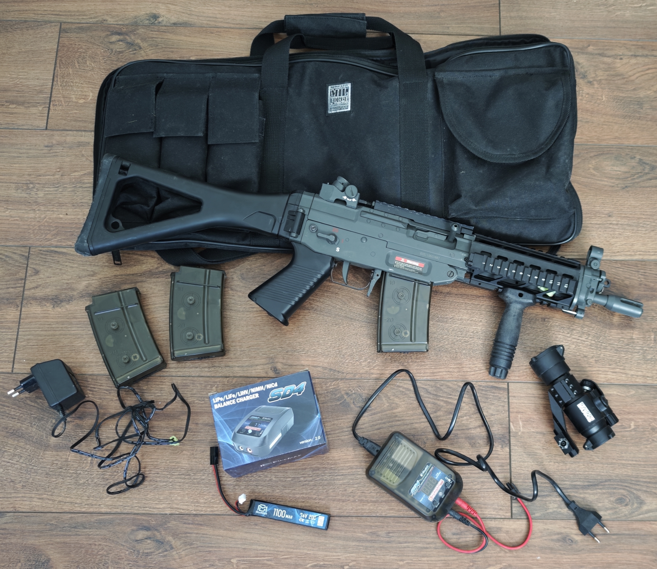 SG 552-1 Commando + accessoires
